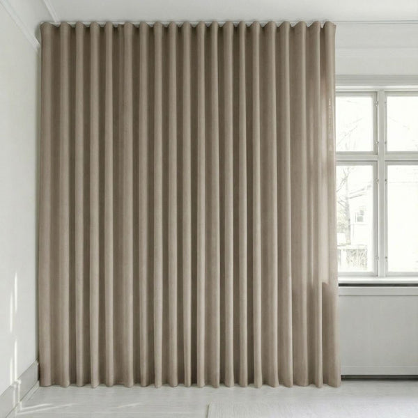 Velourgardin på mål – Bris - Taupe - C2614