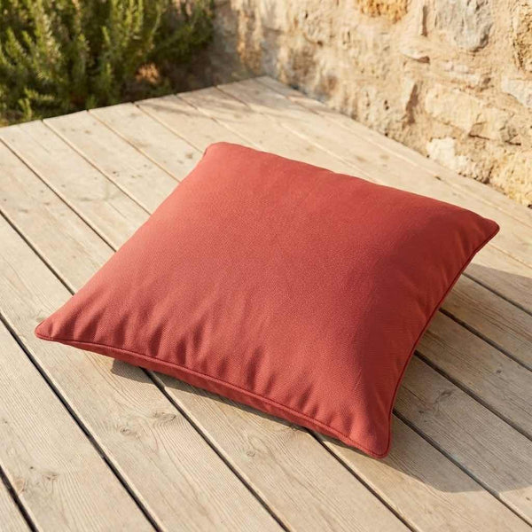 Gulvpude på mål i Sunproof - Burgundy - S5215.